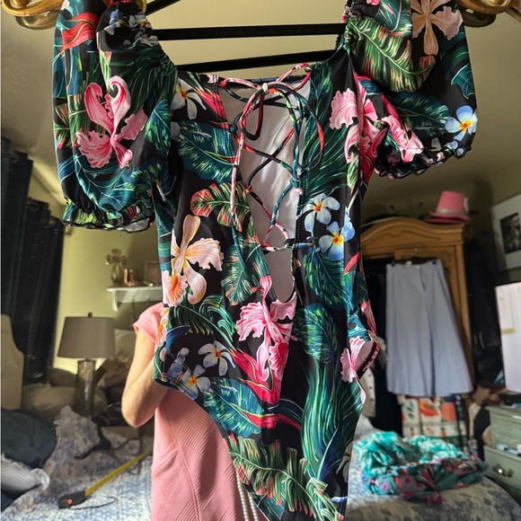 Floral Puff Sleeve Swimsuit - Picture 4 of 9